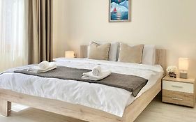 Great 2Bdr Apartment In The Centre For 6 Guests